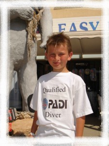 qualified_padi_diver The Scuba Diver certification opens the door on the underwater world for anyone who’s thought that a course would take too long or be too difficult.